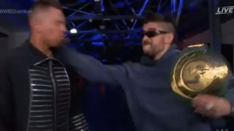 Video: Bad Bunny golpeó y encaró a The Miz en Elimination Chamber