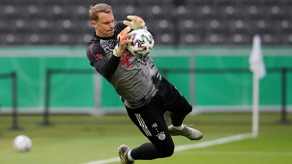 Video: Manuel Neuer fue captado entonando canción fascista