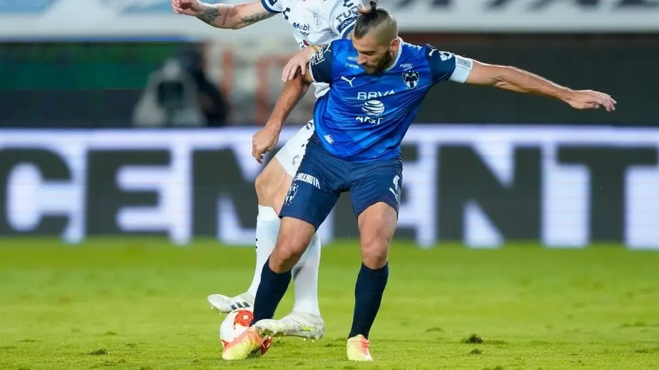Rayados: Nico Sánchez agradeció al personal médico con mensaje en sus zapatos