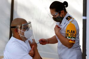 Covid-19: AMLO prometió vacunar a la mayoría de su población más vulnerable para abril