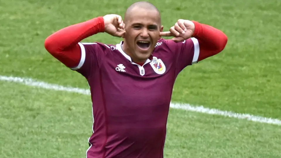 Humberto Suazo: Chupete se lució con 'joyita' en el futbol chileno