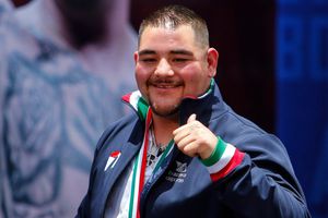Andy Ruiz reveló que ha bajado 9 kilos desde que entrena con el equipo del Canelo
