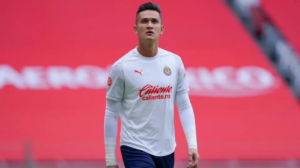 Chivas: Gudiño fue 'atacado' en redes tras error en gol con la Sub 20