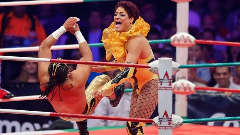 AAA: Pimpinela Escarlata aseguró que Mamba la traicionó