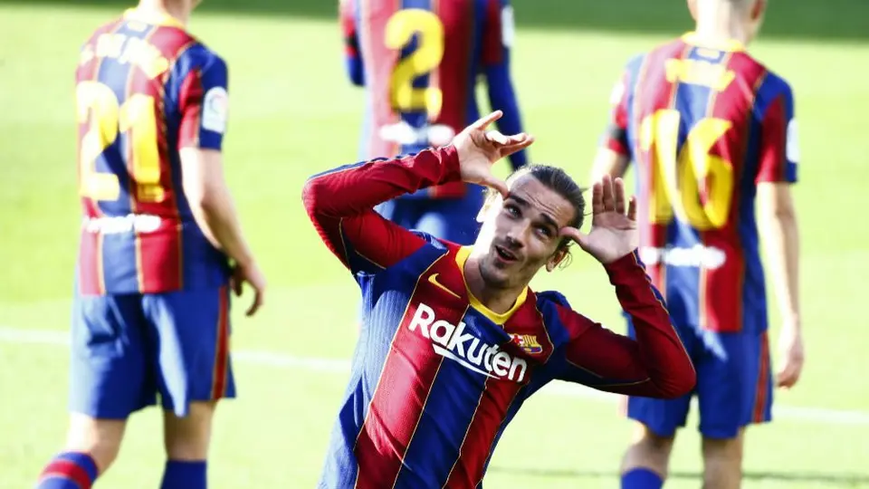 Barcelona: Griezmann protagonizó goleada ante Osasuna en día de homenaje a Maradona