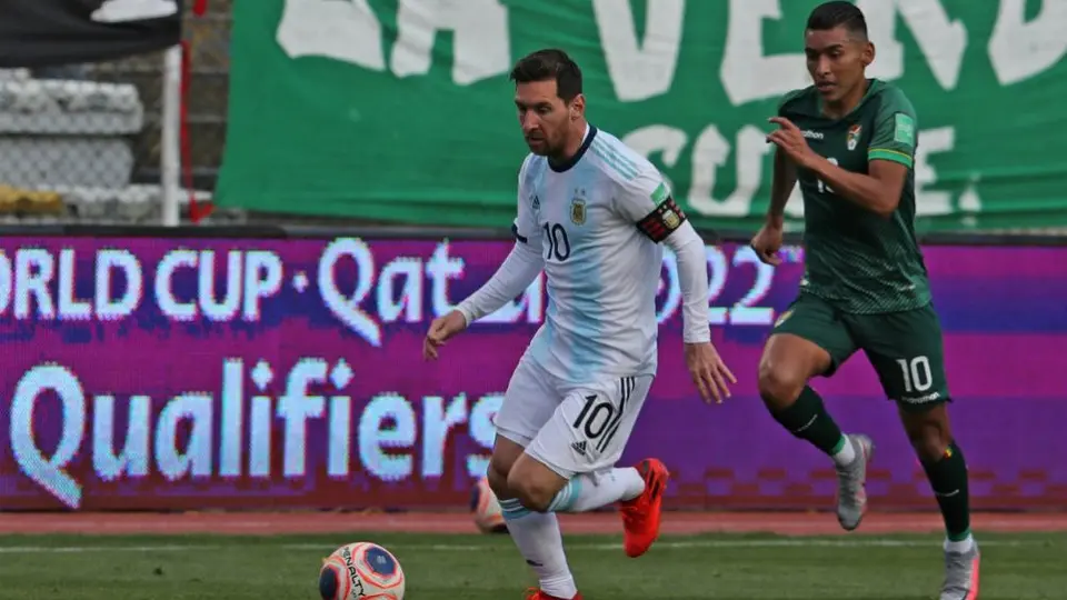 Argentina: Kun Agüero apoyó a Leo Messi en conato de bronca ante Bolivia