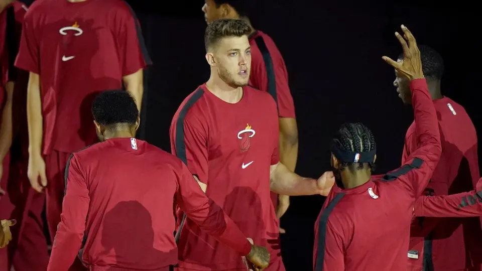 NBA: Meyers Leonard del Miami Heat, multado con 50 mil dólares por comentario antisemita
