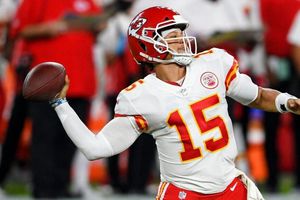 NFL: Patrick Mahomes, el QB más rápido en llegar a 10 mil yardas por pase