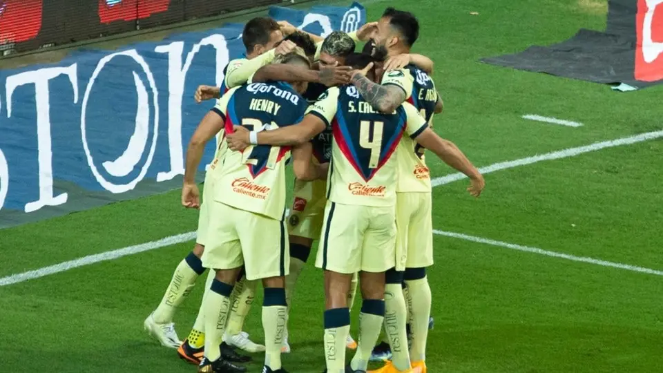 América: Goleó a Chivas con doblete de Henry Martín y se llevó el Clásico Nacional