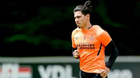 Erick Gutiérrez: PSV compartió video de Guti entrenando a gran ritmo tras su lesión
