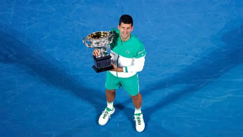 Novak Djokovic superó el récord de Roger Federer como número uno