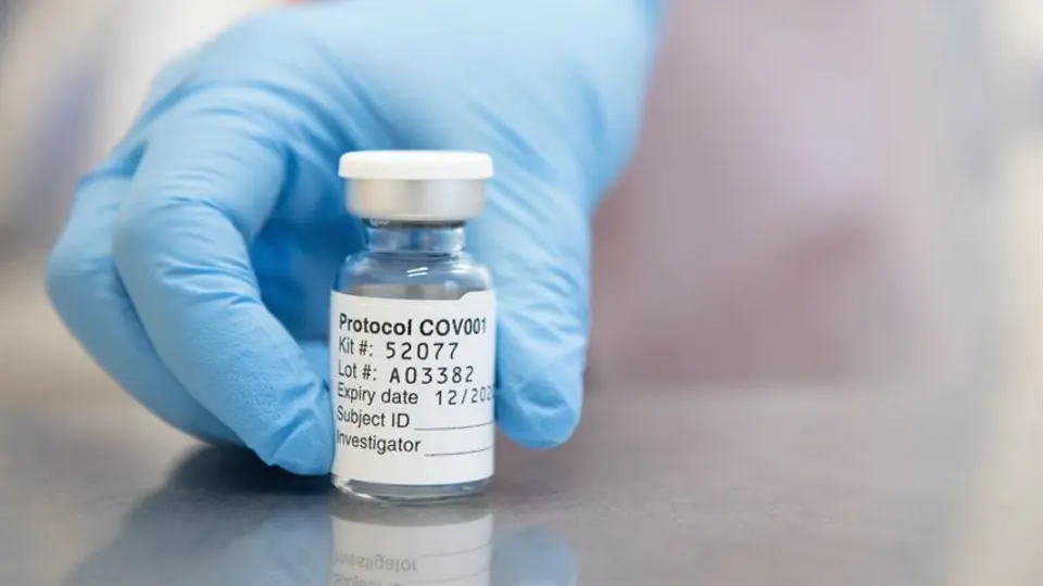 Coronavirus: Vacuna de Oxford y AstraZeneca con efectividad del 70.4 por ciento
