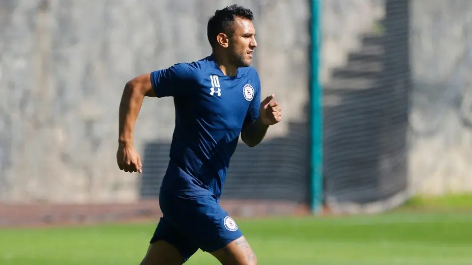 Cruz Azul: Pol Fernández y Montoya no jugarán contra Gallos por visa de trabajo