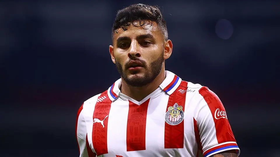 Alexis Vega: Chivas buscará inhabilitación de Ignacio Rivero tras lesionar al rojiblanco