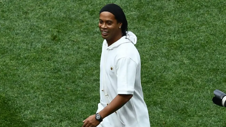 Ronaldinho: Este lunes la Justicia paraguaya decidirá si queda en libertad