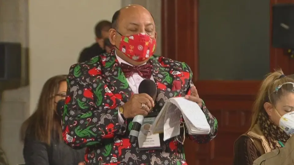 'Lord Molécula': ¿Su saco navideño es de la marca Gucci?