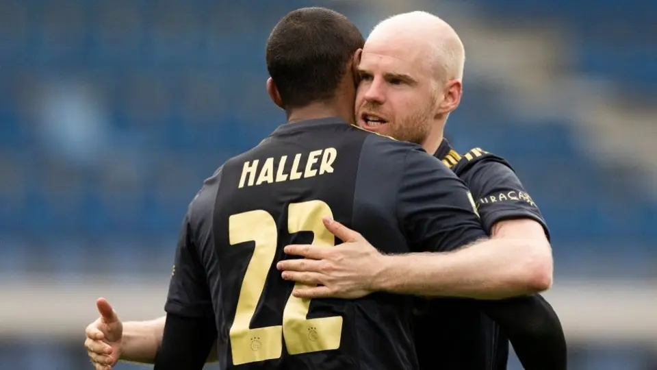 Edson Álvarez: Ajax vino de atrás para vencer al Heerenveen
