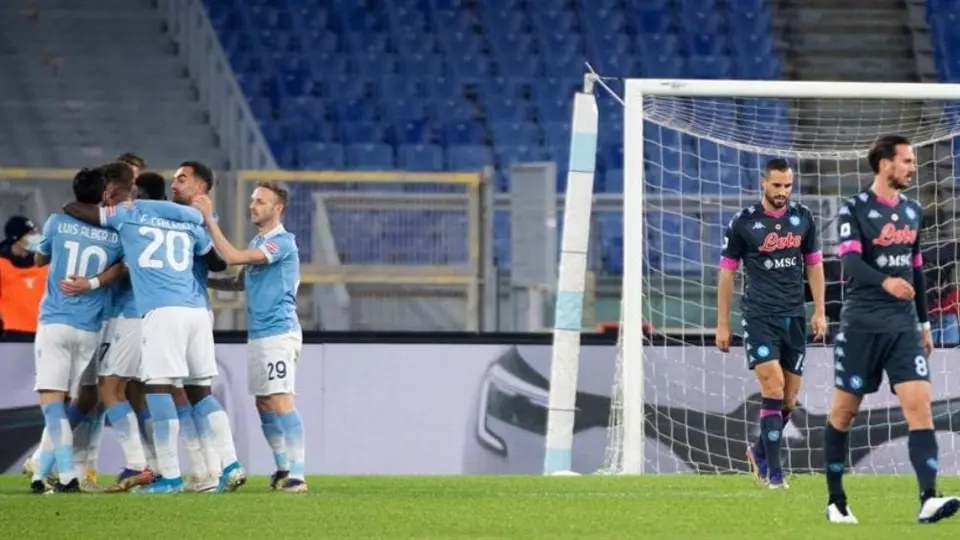Hirving Lozano: Napoli cayó en su visita a la Lazio; Chucky salió lesionado