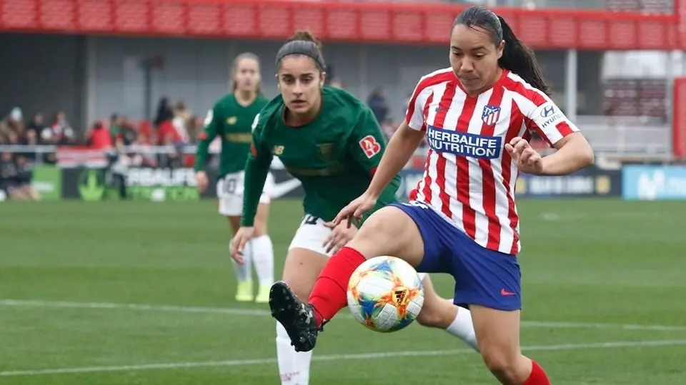 Charlyn Corral se rompió el ligamento cruzado y estará fuera varios meses