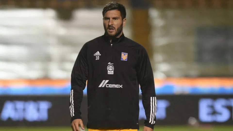 Gignac: Madre del niño beneficiado por fundación del Bomboro agradeció la operación al jugador