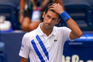 Djokovic se disculpa en redes sociales por pelotazo a jueza de línea