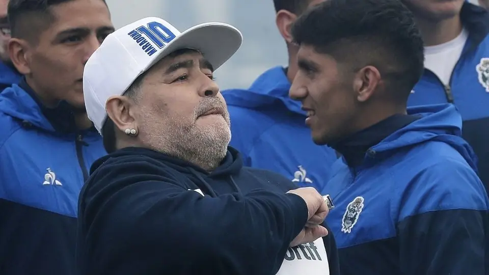 Maradona: Cuerpo de técnico de Diego en Gimnasia y Esgrima presentó su renuncia