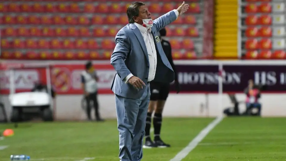 América: Miguel Herrera protagonizó fuerte discusión con el árbitro César Arturo Ramos