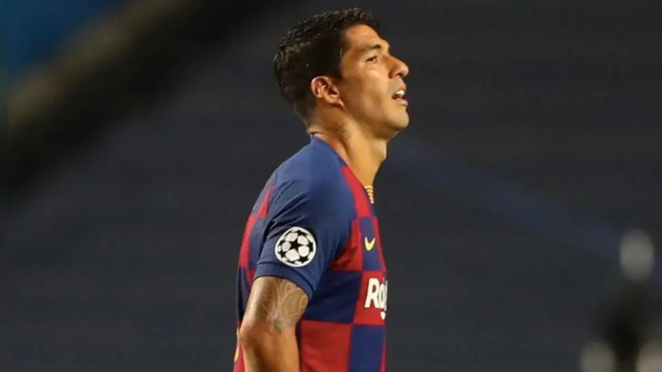 Barcelona: Luis Suárez abandonó entre lágrimas la ciudad deportiva culé