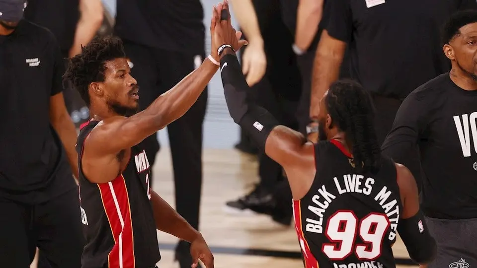 Heat recorta diferencia con Lakers en gran juego de Jimmy Butler