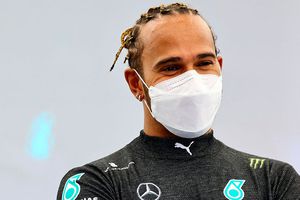 Checo Pérez: Hamilton ve a Red Bull como favorito en Gran Premio de Bahrein