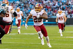 NFL: Washington rescindió el contrato del corredor Derrius Guice