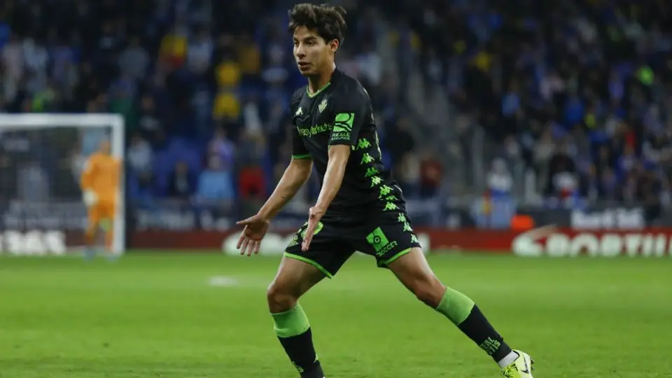 Diego Lainez: Lesiones en Betis abrirían sus posibilidades de titularidad vs Athletic de Bilbao