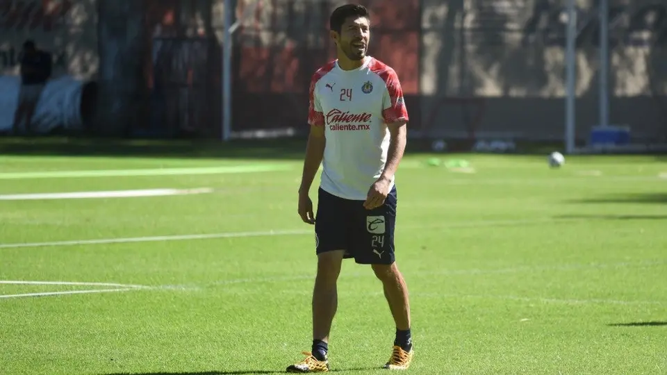 Chivas: 'Chevy’ Martínez ve a Oribe Peralta como una guía para los jóvenes