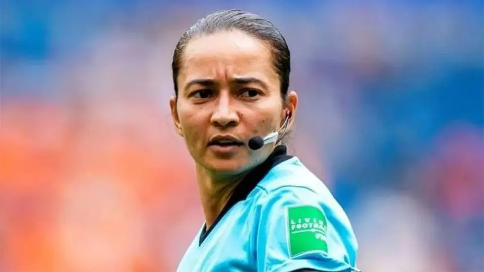 Mundial de Clubes: Brasileña Edina Alves, la primera mujer en arbitrar un partido del torneo