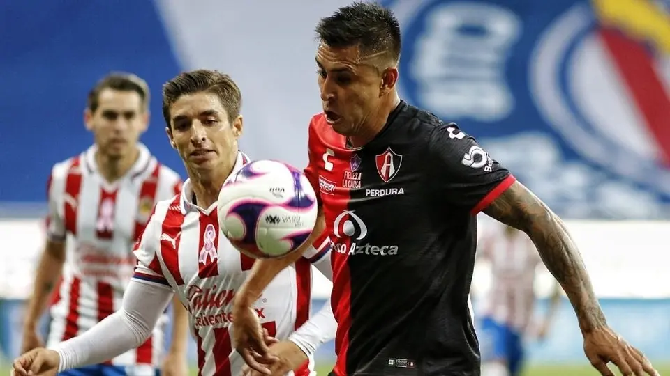 Chivas y Atlas se unieron para apoyar a los trabajadores de sus estadios