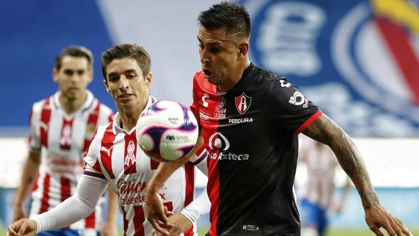 Chivas y Atlas se unieron para apoyar a los trabajadores de sus estadios
