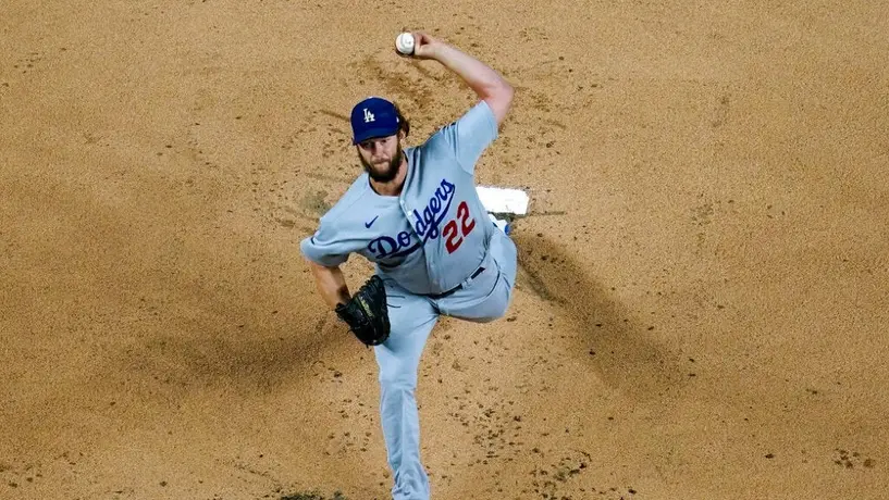 Hijo de Clayton Kershaw se divirtió en el campo tras victoria en el Juego 1