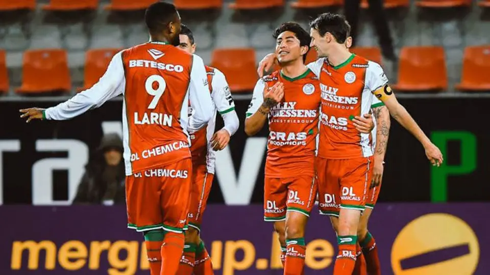 Omar Govea: El mexicano fue titular y marcó gol en la victoria del Waregem