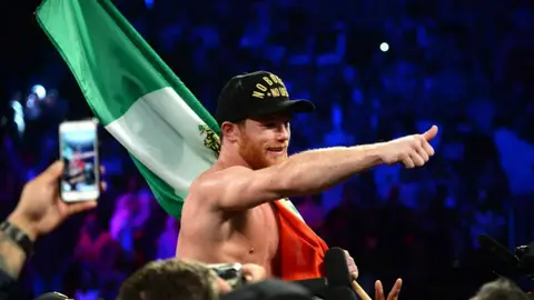 Canelo Álvarez a Trump: 'Los latinos venimos a Estados Unidos a trabajar'