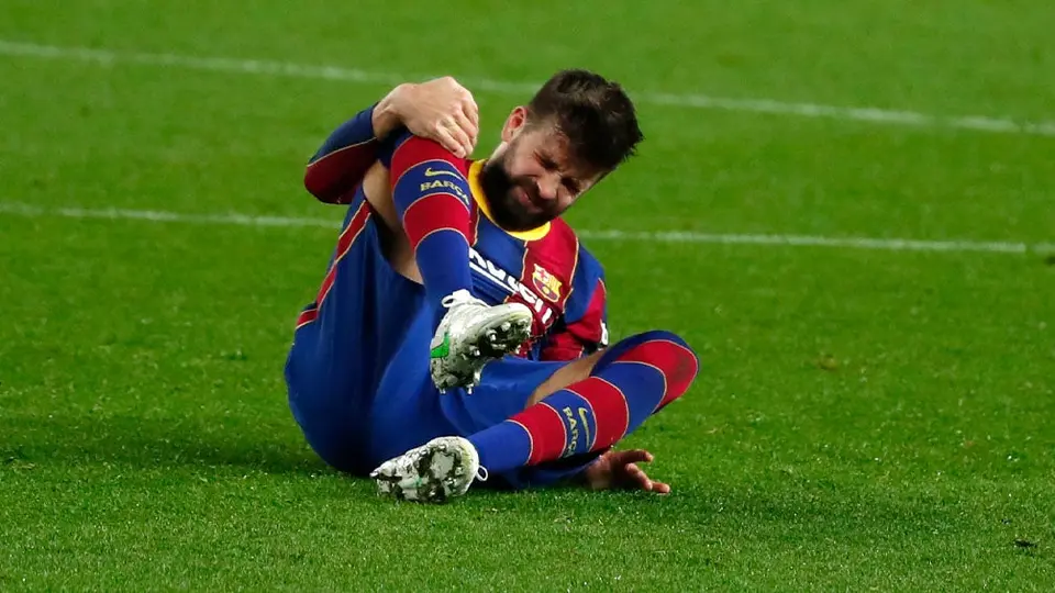Barcelona: Gerard Piqué sufrió un esguince en la rodilla y sería baja vs PSG