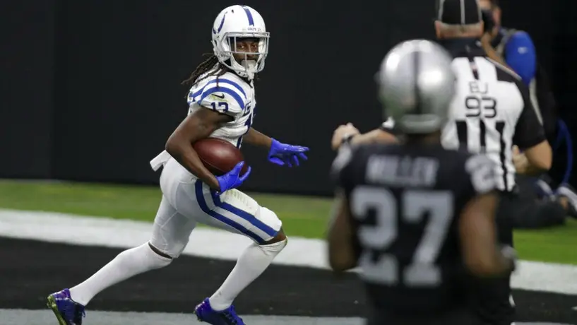 NFL: Indianapolis venció a Las Vegas y se mantiene en la lucha por el Sur de la AFC