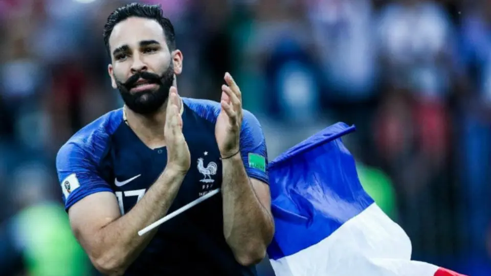 Adil Rami: 'Como futbolista te encuentras con muchas mujeres fáciles'
