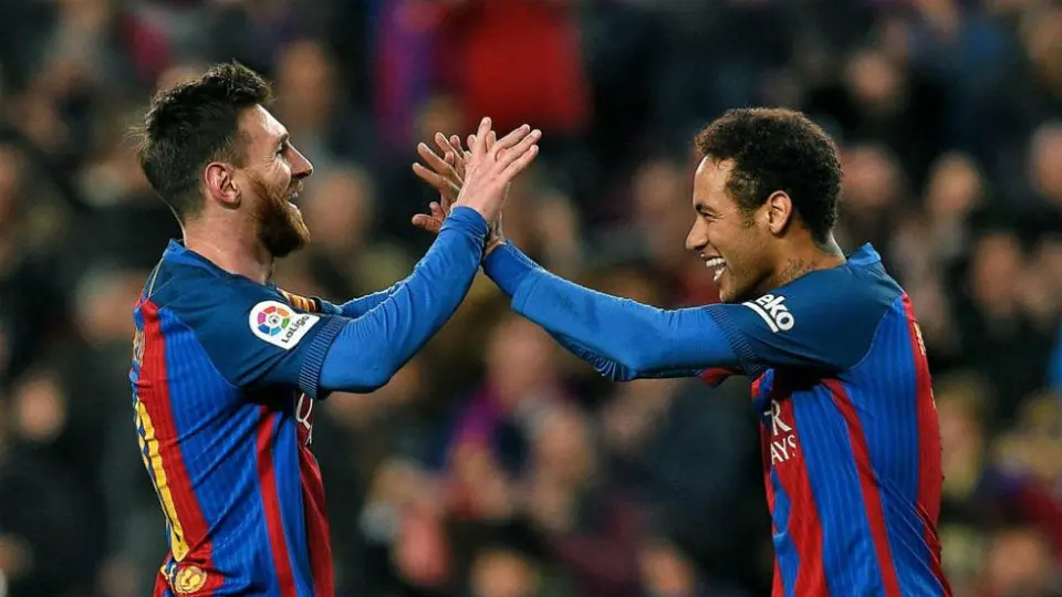 Messi: Neymar y Di María llamaron a Leo para que fiche por PSG, aseguran en Francia