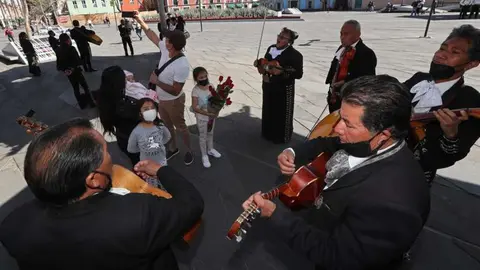 México alcanzó un millón 992 mil 794 infectados de coronavirus; muertes ascienden a 174 mil 207