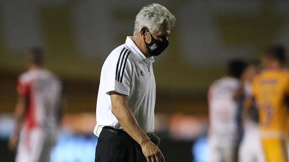 Tuca Ferretti: 'Chivas empeoró aún más nuestra situación'