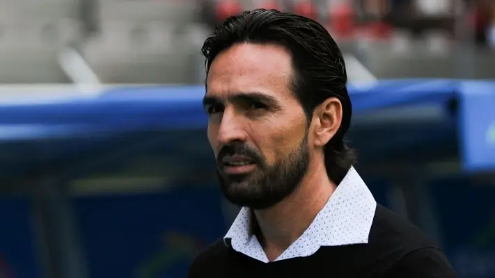Gerardo Espinoza a una firma de ser nuevo DT de Puebla