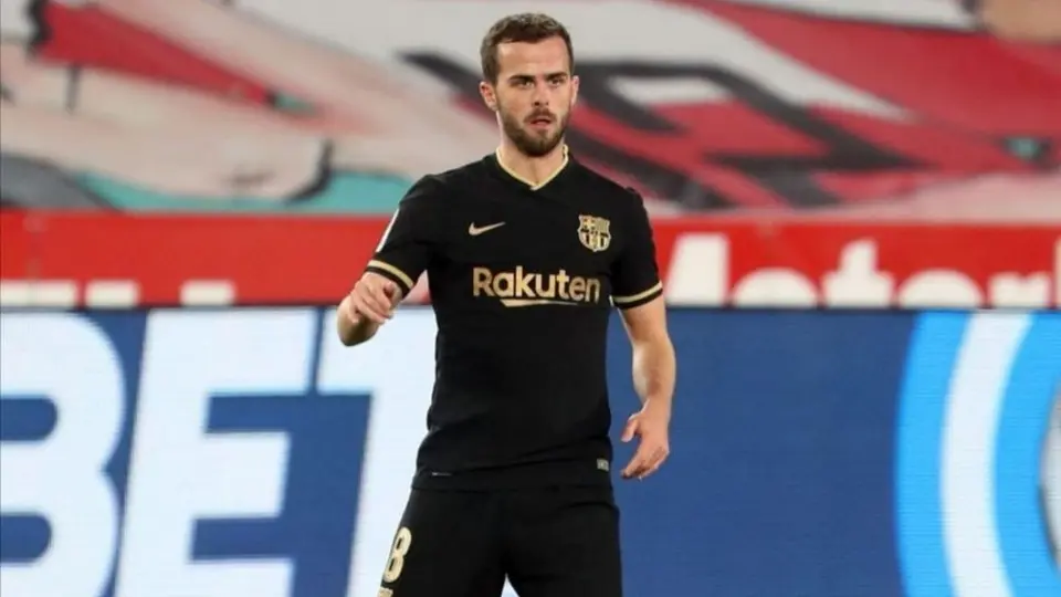 Pjanic: 'Pido a Koeman dos o tres partidos para demostrar mi futbol en el Barcelona'