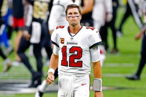 Brady perdió en su debut con Buccaneers al caer con New Orleans Saints