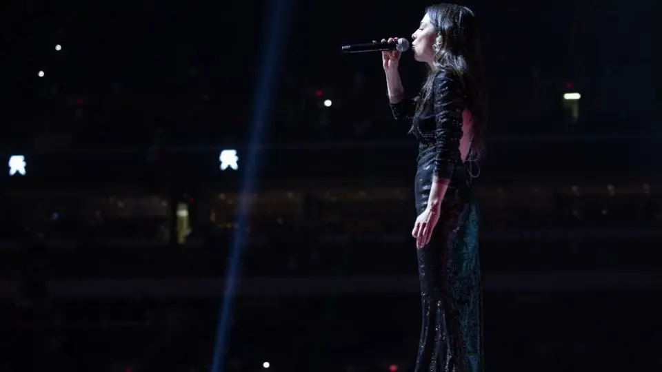 Video: Paty Cantú se equivocó en el Himno Nacional mexicano en Canelo vs Smith