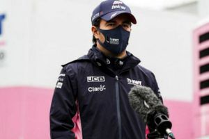 Checo Pérez: Jefe Williams no descarta la llegada del volante mexicano